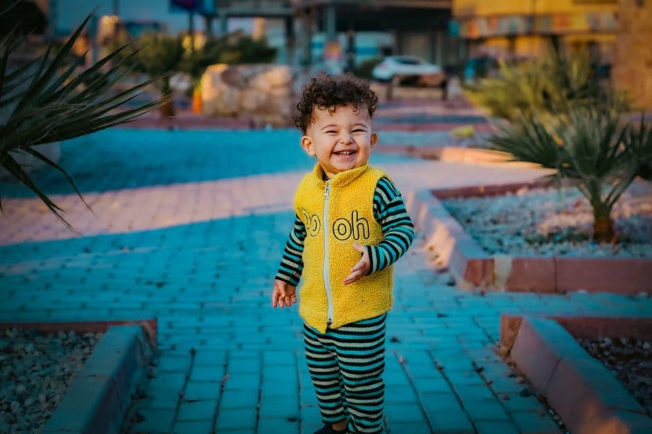 محامي تقنية مالية فنتك في دبي: كيف يدعم الشركات الناشئة؟
