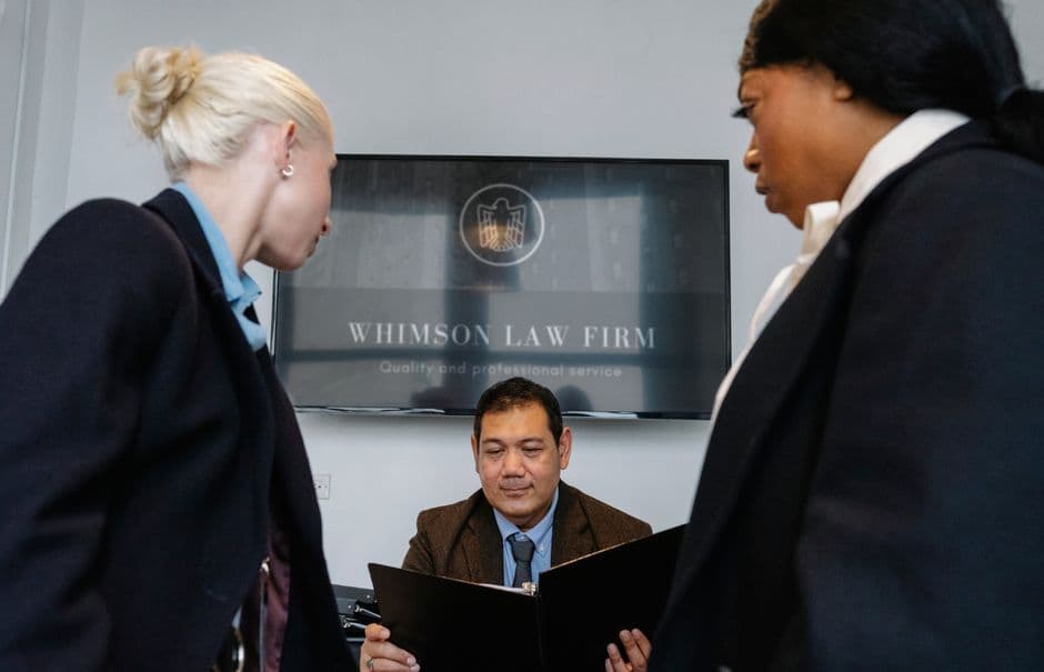 Law firm in Dubai provides corporate legal services