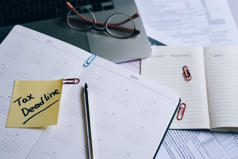 Extends: Corporate Tax Filing Deadline UAE: Key Dates for 2025