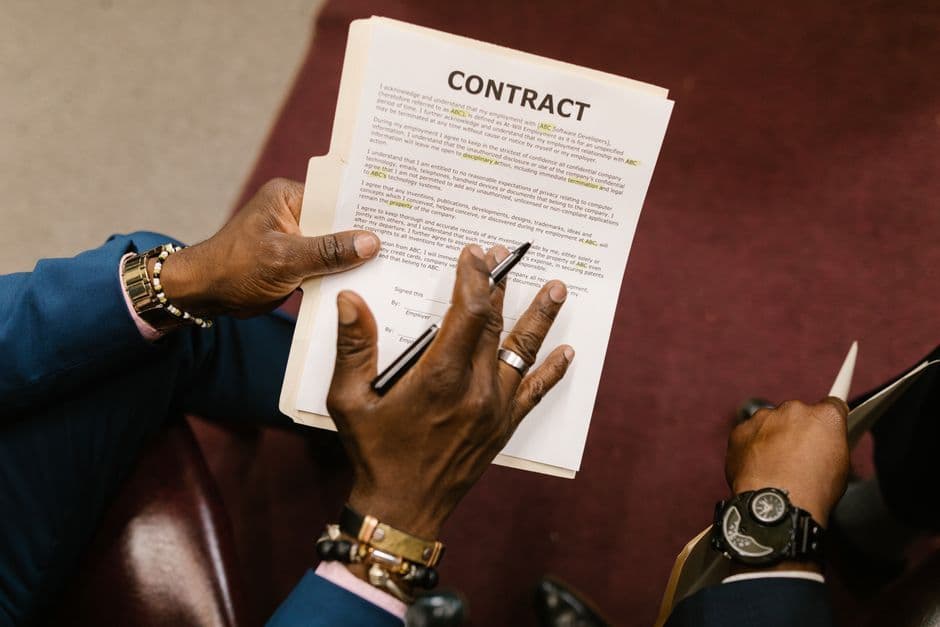 Employment Lawyer Dubai Guides Contract Drafting and Dispute Help