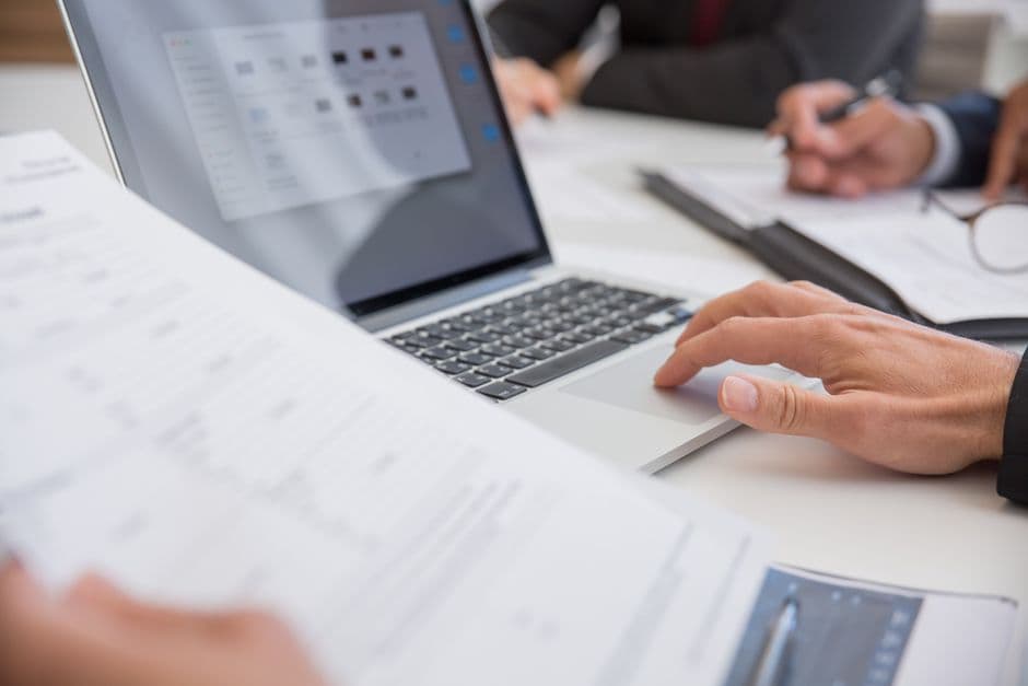 Financial Services Lawyer DIFC: Role, Licensing and Dispute Resolution