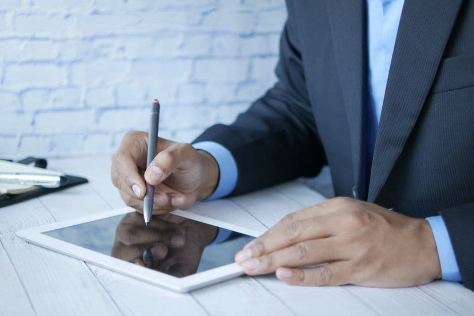 UAE electronic transactions law and digital signatures in Dubai