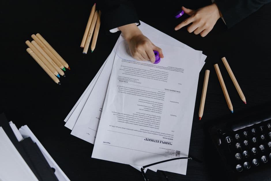 What is the first step to notarize a document in Dubai